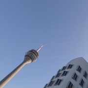 Rheinturm, Neuer Zollhof (Frank O. Gehry, USA)